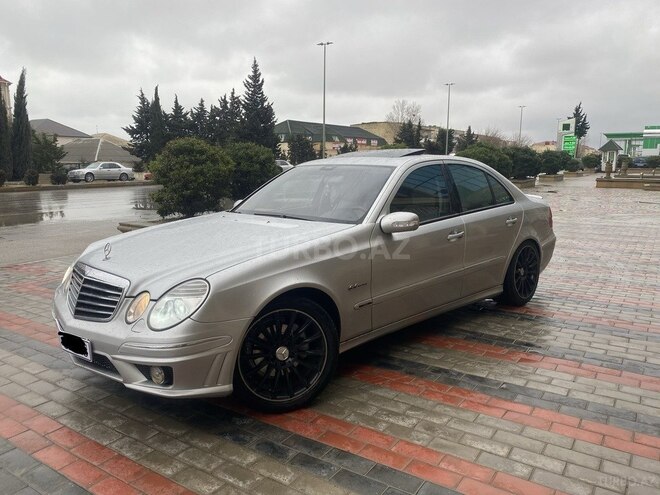 Mercedes E 320 2004, 235,000 km - 3.2 l - Sumqayıt
