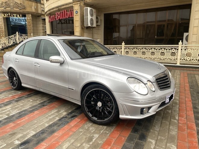 Mercedes E 320 2004, 235,000 km - 3.2 l - Sumqayıt