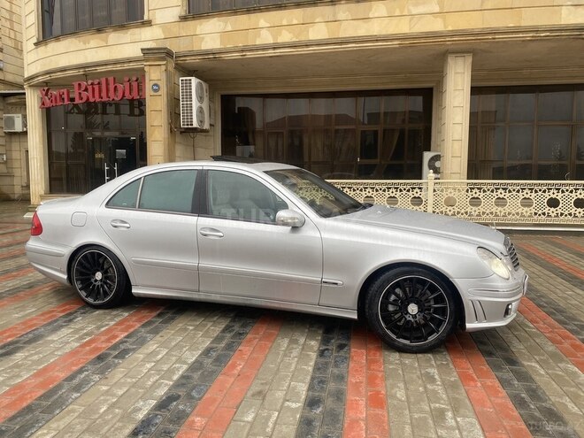 Mercedes E 320 2004, 235,000 km - 3.2 l - Sumqayıt