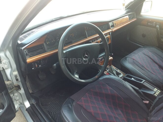 Mercedes 190 1992, 228,000 km - 1.8 l - Qazax