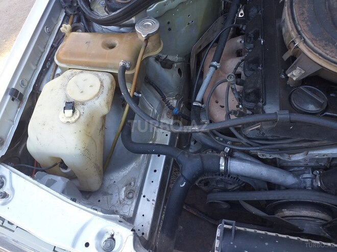 Mercedes 190 1992, 228,000 km - 1.8 l - Qazax