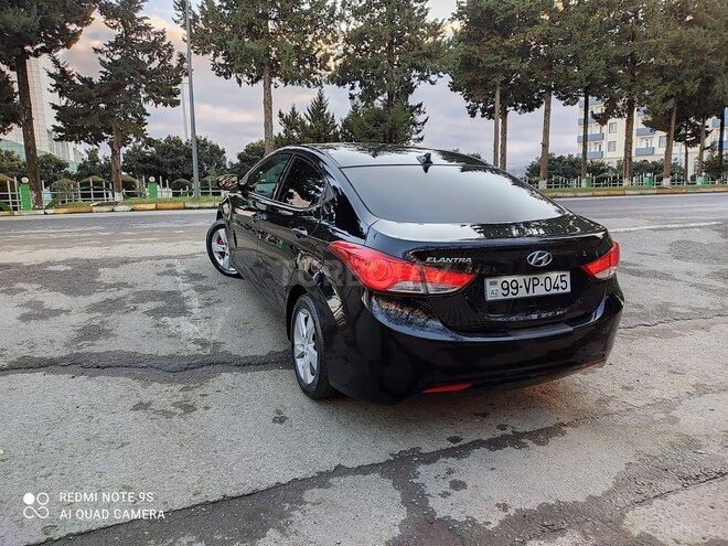 Hyundai Elantra 2013, 93,000 km - 1.8 l - Masallı