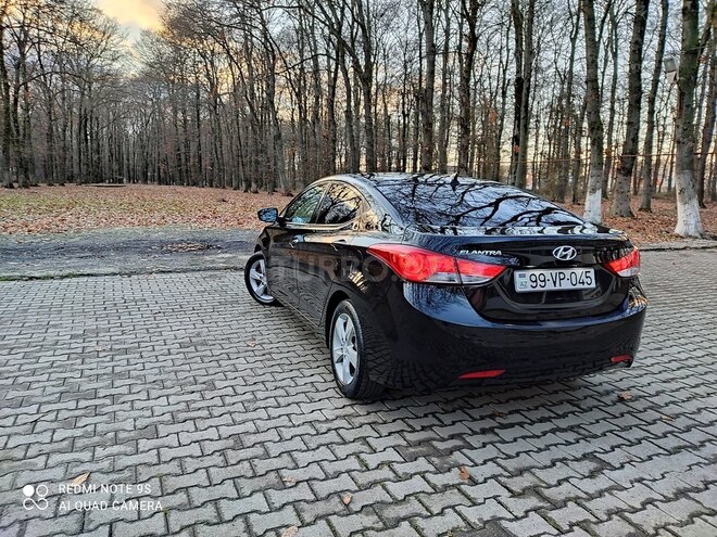 Hyundai Elantra 2013, 93,000 km - 1.8 l - Masallı