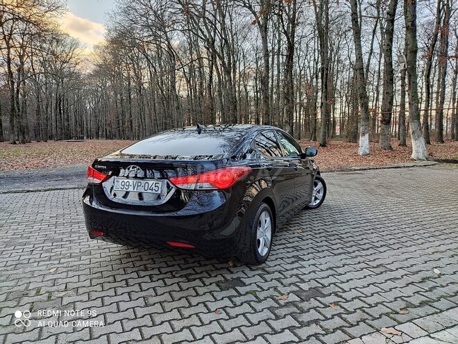 Hyundai Elantra 2013, 93,000 km - 1.8 l - Masallı
