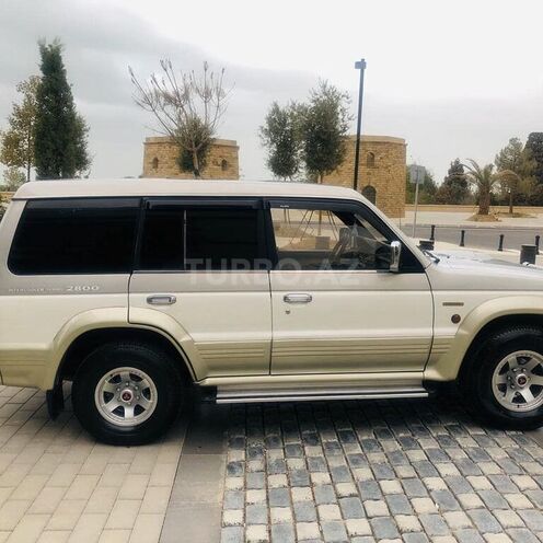 Mitsubishi Pajero 1994, 240,000 km - 2.8 l - Bakı