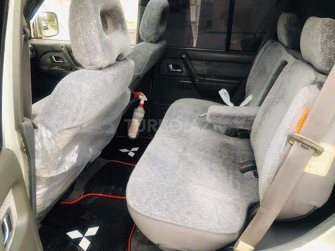 Mitsubishi Pajero 1994, 240,000 km - 2.8 l - Bakı