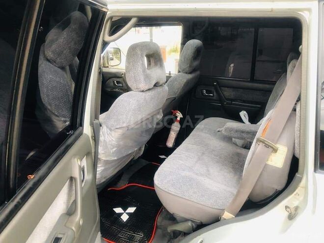 Mitsubishi Pajero 1994, 240,000 km - 2.8 l - Bakı