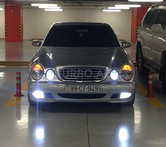 Mercedes E 320 2000, 225,000 km - 3.2 л - Qazax