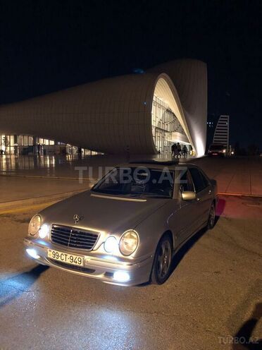 Mercedes E 320 2000, 225,000 km - 3.2 л - Qazax