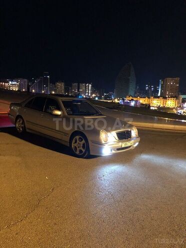 Mercedes E 320 2000, 225,000 km - 3.2 л - Qazax