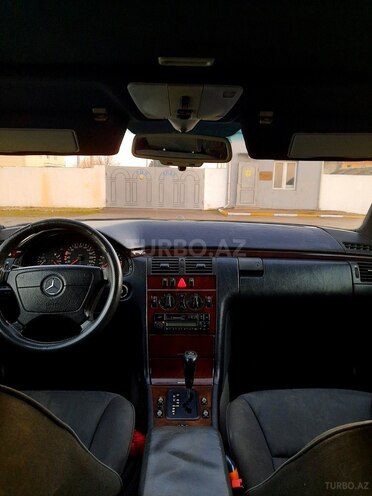 Mercedes E 230 1996, 271,000 km - 2.3 l - Lənkəran