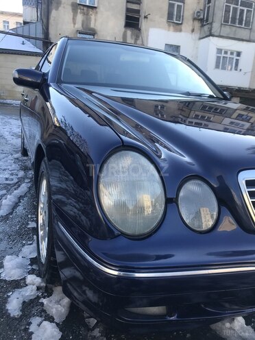 Mercedes E 220 2000, 451,000 km - 2.2 l - Bakı
