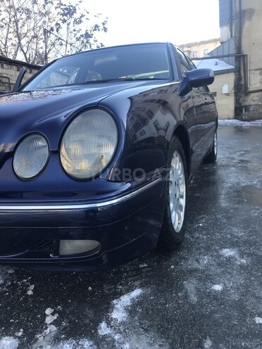 Mercedes E 220 2000, 451,000 km - 2.2 l - Bakı