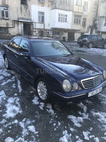 Mercedes E 220 2000, 451,000 km - 2.2 l - Bakı
