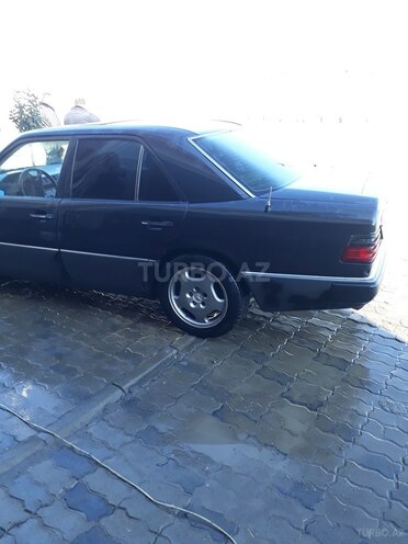 Mercedes E 200 1991, 450,000 km - 2.0 l - Gəncə
