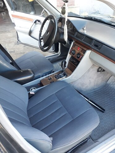 Mercedes E 200 1991, 450,000 km - 2.0 l - Gəncə