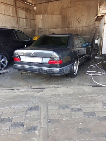 Mercedes E 200 1991, 450,000 km - 2.0 l - Gəncə