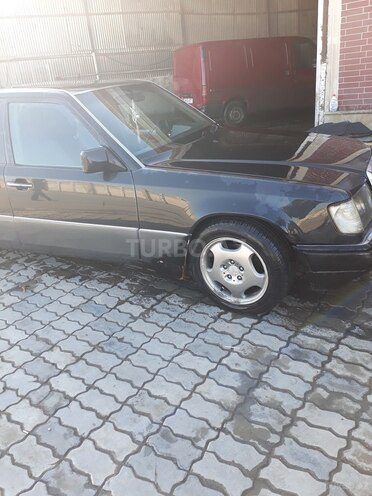Mercedes E 200 1991, 450,000 km - 2.0 l - Gəncə