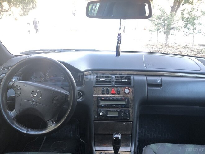 Mercedes E 270 2000, 800,000 km - 2.7 л - Sumqayıt