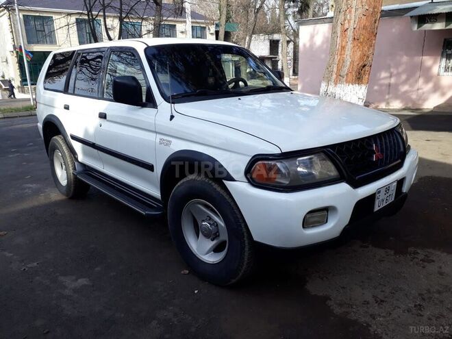 Mitsubishi Montero 2000, 198,000 km - 3.5 l - Qazax