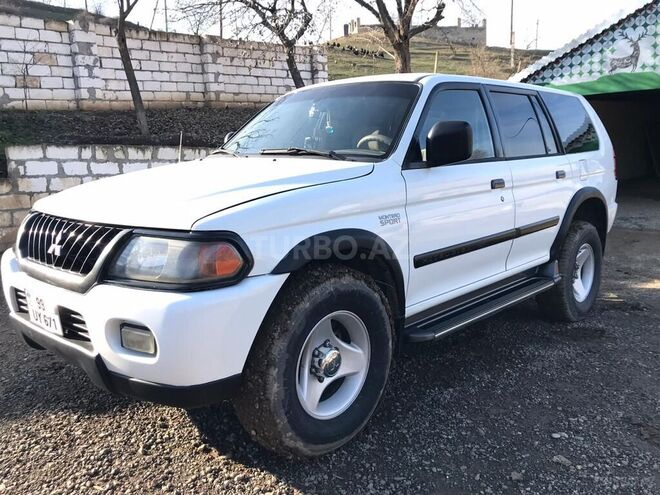 Mitsubishi Montero 2000, 198,000 km - 3.5 l - Qazax