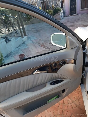 Mercedes E 240 2004, 254,000 km - 2.6 л - Bakı