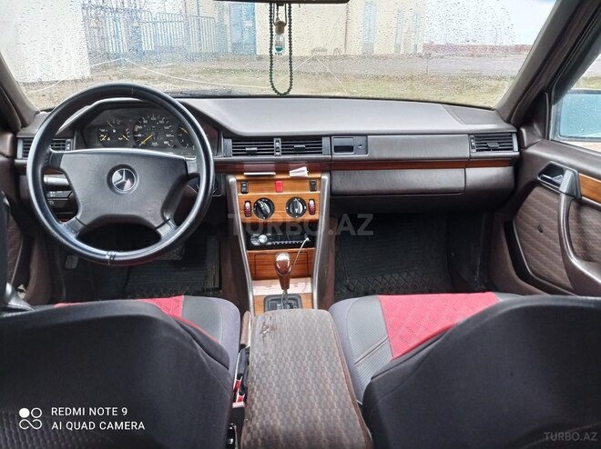 Mercedes E 200 1991, 111,222 km - 2.0 l - Bakı
