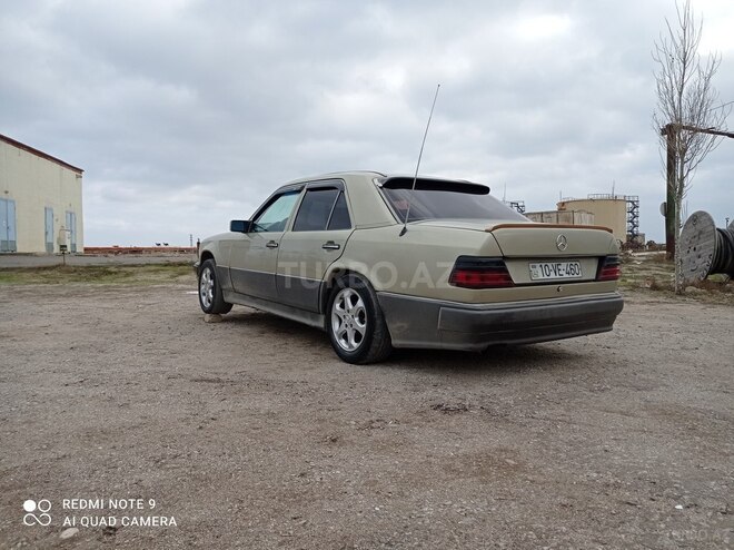 Mercedes E 200 1991, 111,222 km - 2.0 l - Bakı