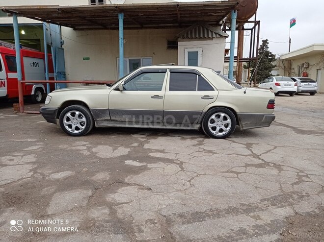Mercedes E 200 1991, 111,222 km - 2.0 l - Bakı