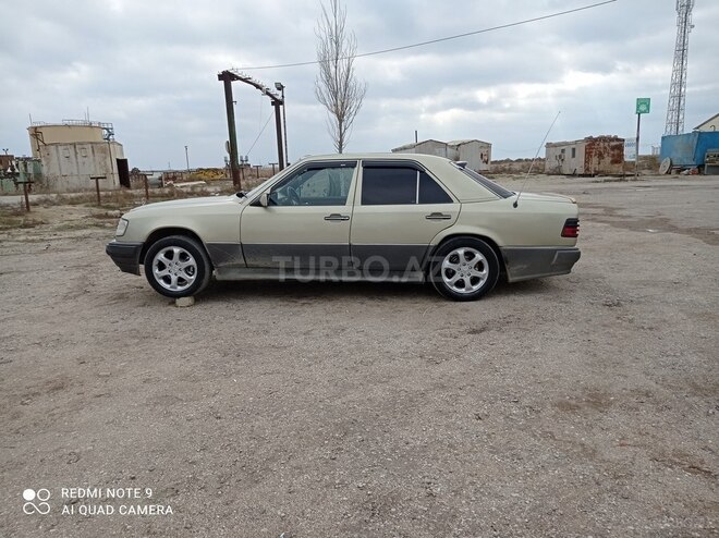 Mercedes E 200 1991, 111,222 km - 2.0 l - Bakı