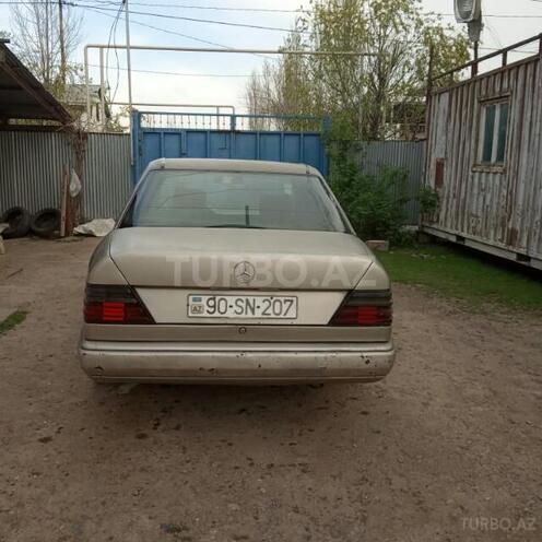 Mercedes E 200 1986, 356,808 km - 2.0 l - İmişli