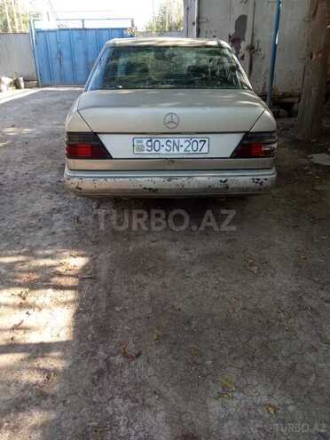 Mercedes E 200 1986, 356,808 km - 2.0 l - İmişli