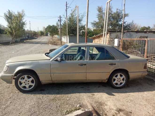 Mercedes E 200 1986, 356,808 km - 2.0 l - İmişli