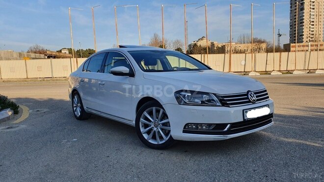 Volkswagen Passat 2011, 107,500 km - 1.8 l - Bakı