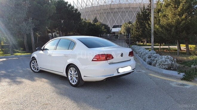 Volkswagen Passat 2011, 107,500 km - 1.8 l - Bakı