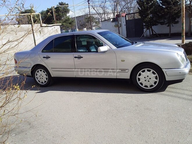 Mercedes E 240 1999, 421,000 km - 2.4 л - Bakı