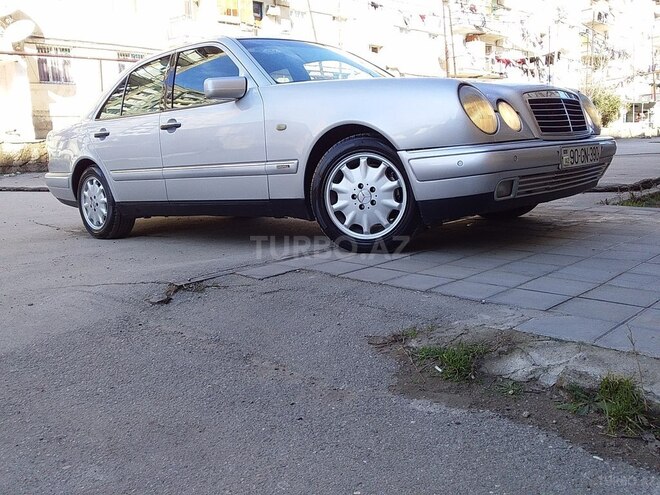 Mercedes E 240 1999, 421,000 km - 2.4 л - Bakı