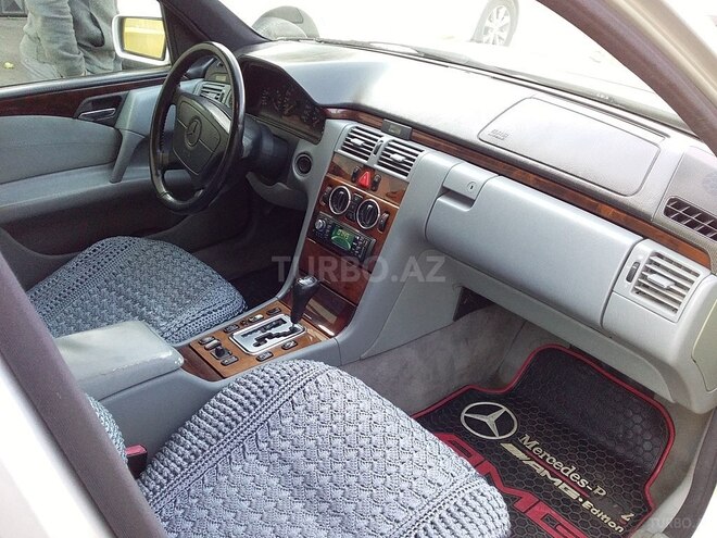 Mercedes E 240 1999, 421,000 km - 2.4 л - Bakı