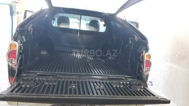 Mitsubishi L200 2013, 252,000 km - 2.5 l - Bakı