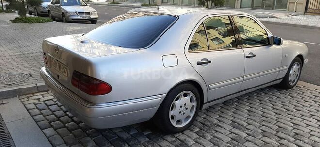 Mercedes E 230 1996, 386,200 km - 2.3 l - Bakı