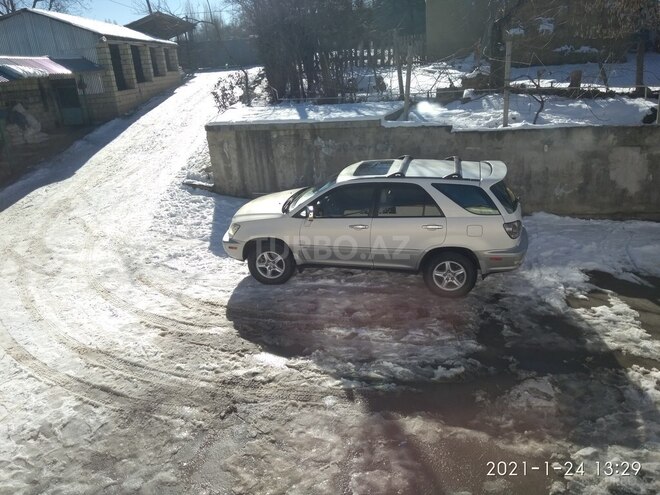 Lexus RX 300 2002, 211,000 km - 3.0 l - Qusar