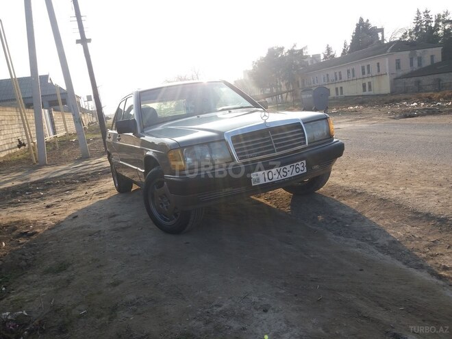 Mercedes 190 1989, 100,000 km - 2.0 l - Şirvan