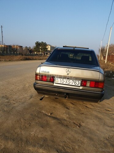 Mercedes 190 1989, 100,000 km - 2.0 l - Şirvan