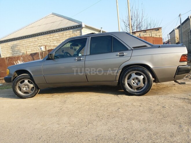 Mercedes 190 1989, 100,000 km - 2.0 l - Şirvan