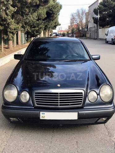 Mercedes E 240 1998, 330,000 km - 2.4 l - Bakı