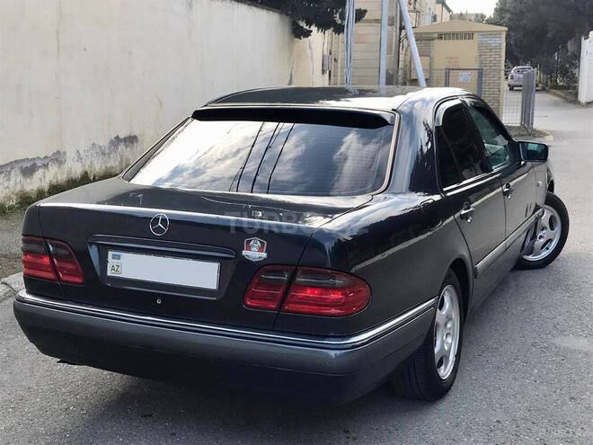 Mercedes E 240 1998, 330,000 km - 2.4 l - Bakı
