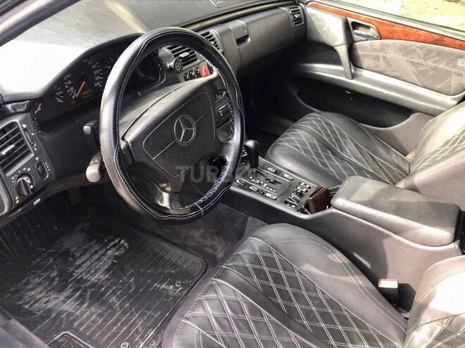 Mercedes E 240 1998, 330,000 km - 2.4 l - Bakı