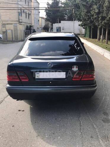 Mercedes E 240 1998, 330,000 km - 2.4 l - Bakı