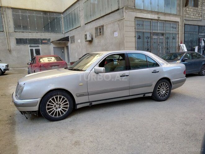 Mercedes E 240 1999, 341,000 km - 2.4 л - Bakı