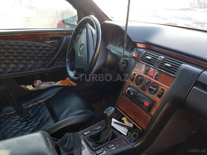 Mercedes E 220 1997, 354,988 km - 2.2 л - Bakı